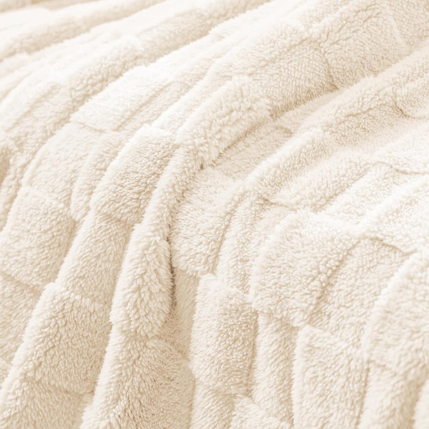 Exclusivo Mezcla Fleece Throw Blanket for Couch,Super Soft and Warm Lightweight Checkered Pattern Blankets for All Seasons, 50x60 Inches, Ivory