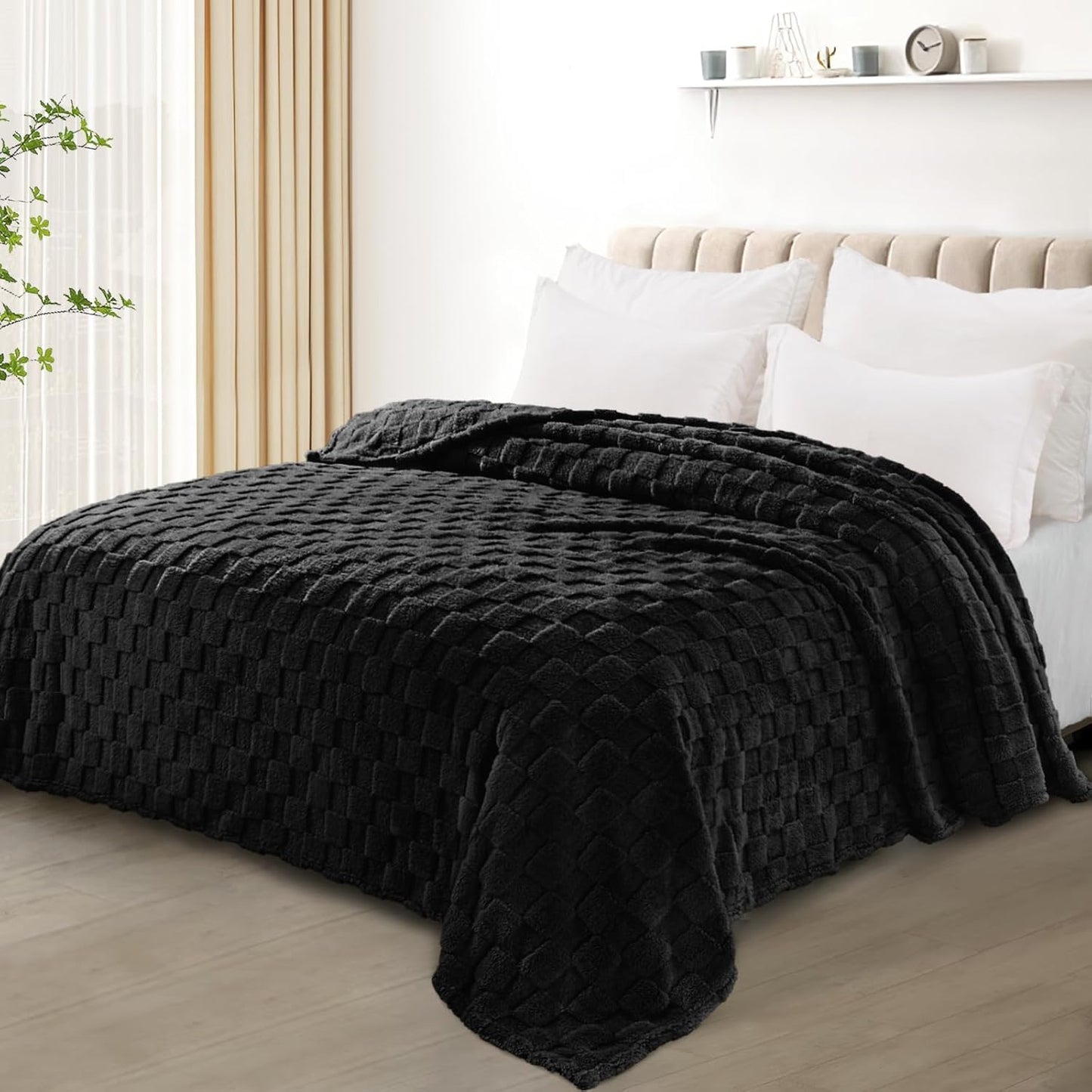 Exclusivo Mezcla Fleece Throw Blanket for Couch,Super Soft and Warm Lightweight Checkered Pattern Blankets for All Seasons, 50x60 Inches, Ivory