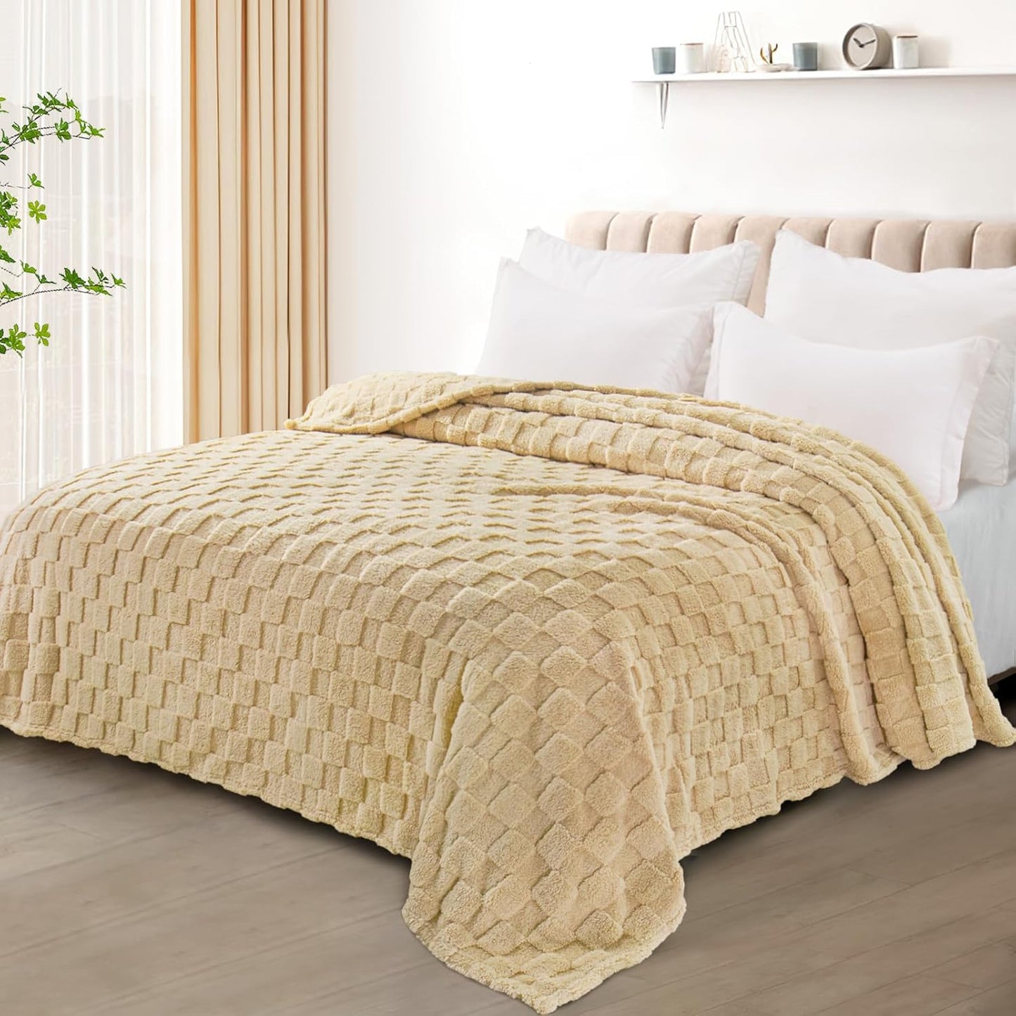 Exclusivo Mezcla Fleece Throw Blanket for Couch,Super Soft and Warm Lightweight Checkered Pattern Blankets for All Seasons, 50x60 Inches, Ivory