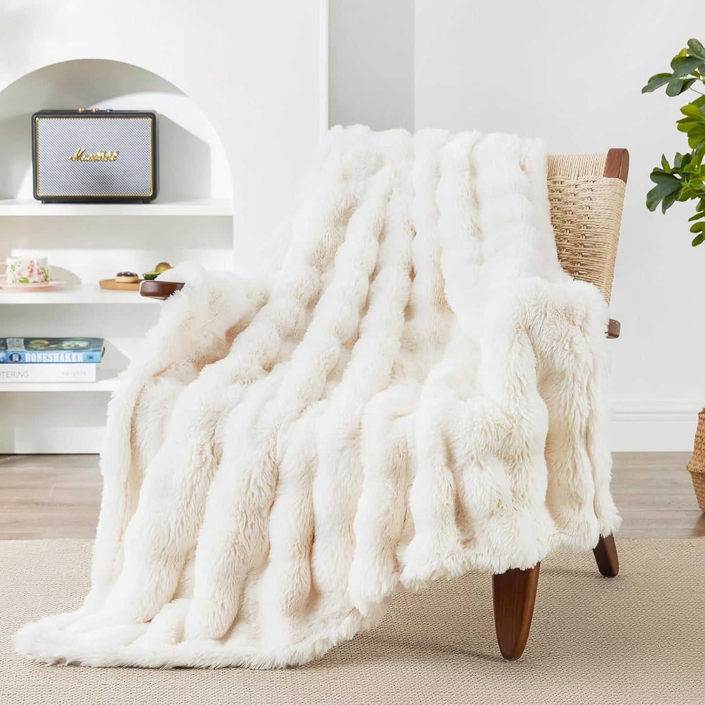 EXQ Home Fleece Throw Blanket for Couch or Bed - 3D Imitation Turtle Shell Jacquard Decorative Blankets - Cozy Soft Lightweight Fuzzy Flannel Blanket Suitable for All Seasons(50"×60",Beige)