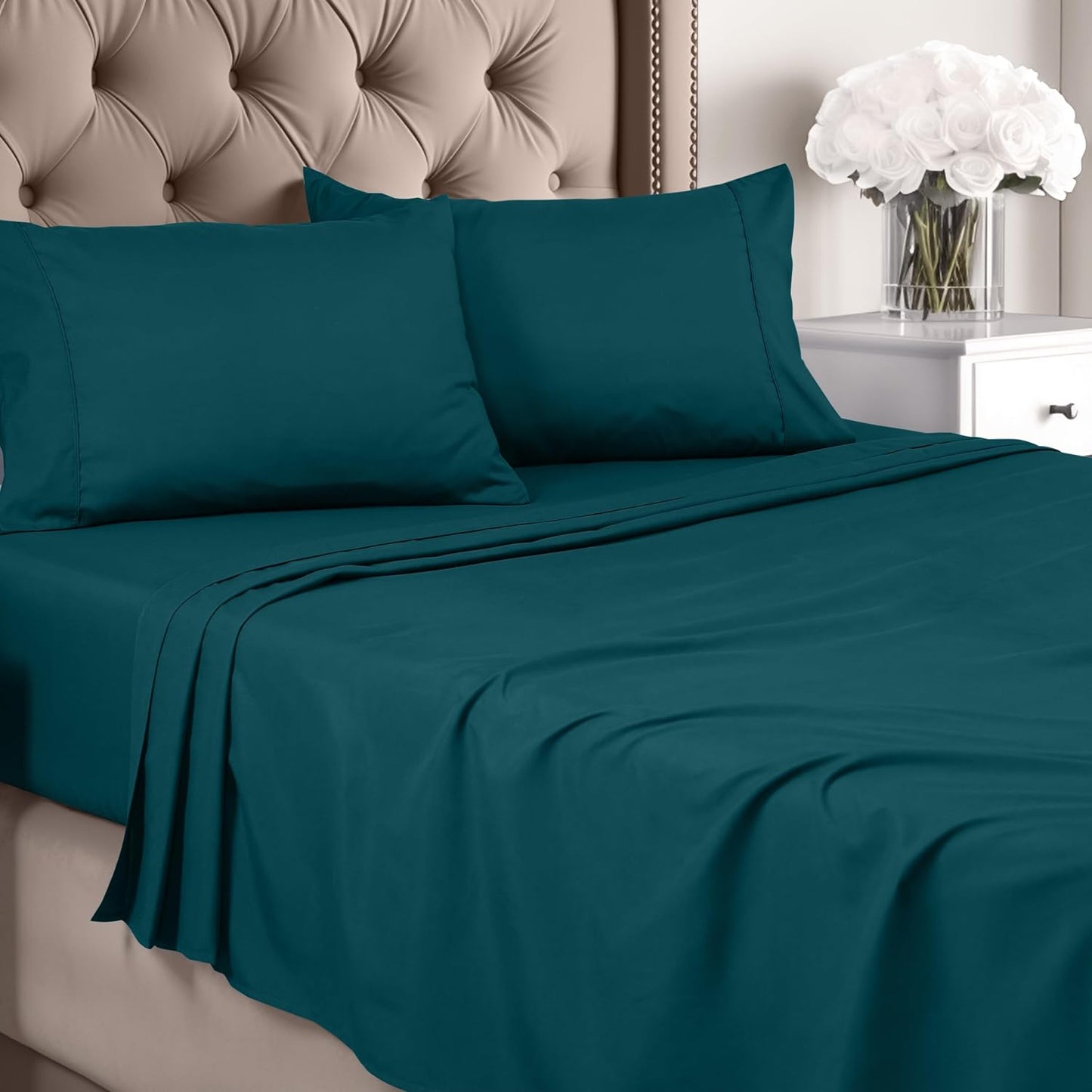 Utopia Bedding Queen Sheet Set – Brushed Microfiber – Ultra Soft Bed Sheets for Queen Size Bed Set – Deep Pocket, Wrinkle & Fade Resistant – Includes 1 Fitted, 1 Flat, 2 Pillowcases (Grey)