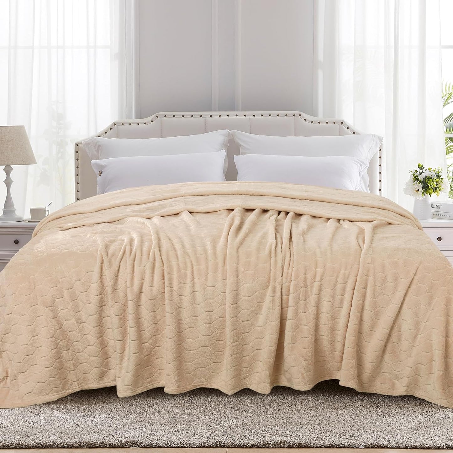 TOONOW Fleece Blanket Super Soft Cozy Throw Blanket 50" x 60", Lightweight Fuzzy Comfy Textured Flannel Blanket Warm Plush Throw Blankets for Couch, Sofa, Bed, Light Grey