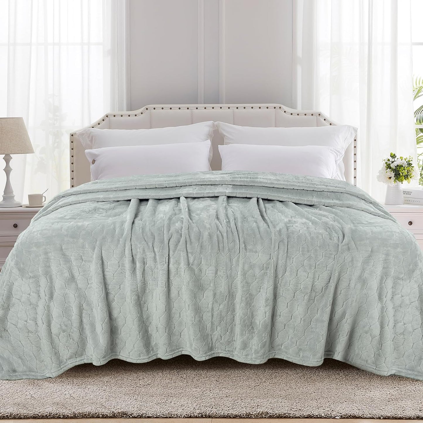TOONOW Fleece Blanket Super Soft Cozy Throw Blanket 50" x 60", Lightweight Fuzzy Comfy Textured Flannel Blanket Warm Plush Throw Blankets for Couch, Sofa, Bed, Light Grey