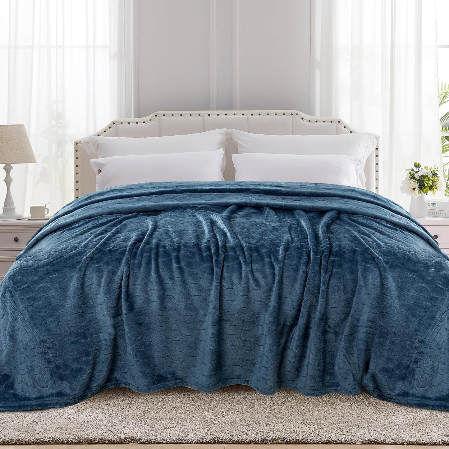 TOONOW Fleece Blanket Super Soft Cozy Throw Blanket 50" x 60", Lightweight Fuzzy Comfy Textured Flannel Blanket Warm Plush Throw Blankets for Couch, Sofa, Bed, Light Grey