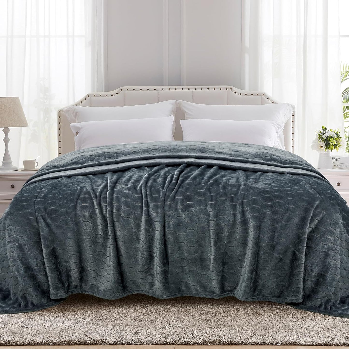 TOONOW Fleece Blanket Super Soft Cozy Throw Blanket 50" x 60", Lightweight Fuzzy Comfy Textured Flannel Blanket Warm Plush Throw Blankets for Couch, Sofa, Bed, Light Grey