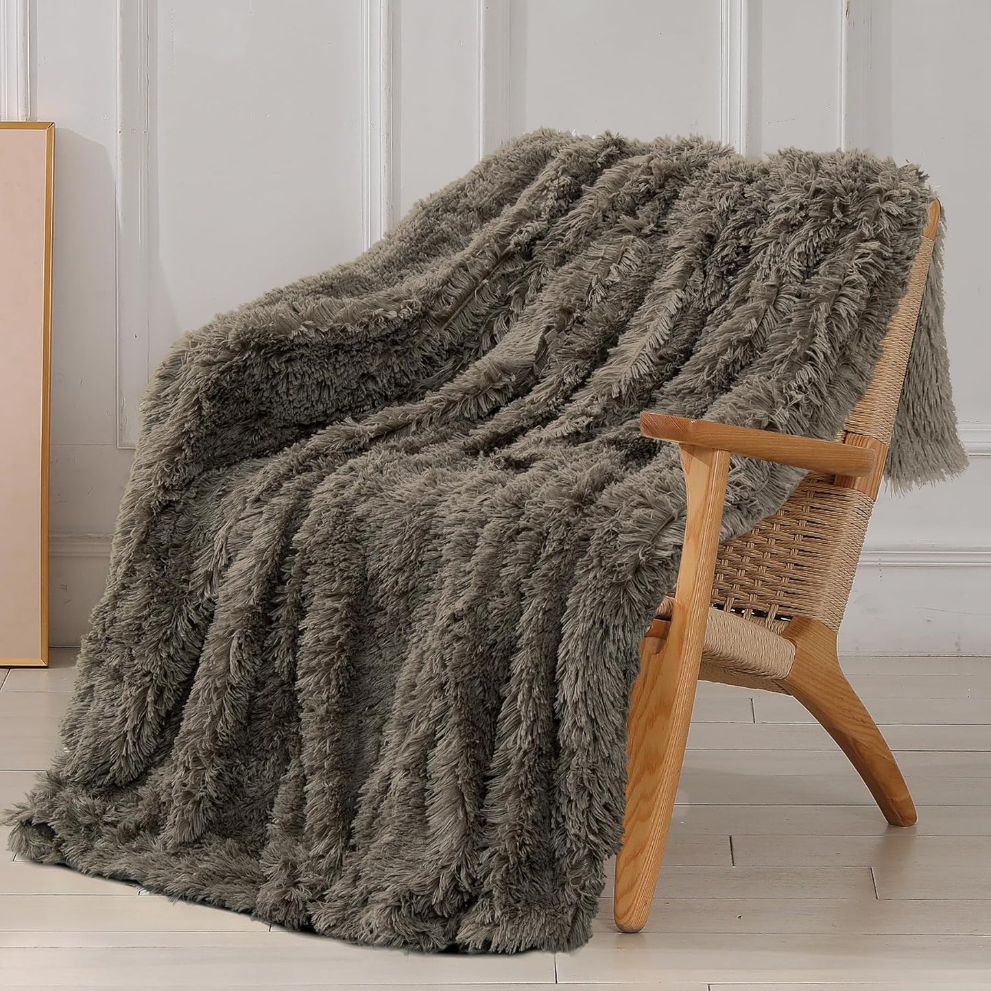 Tuddrom Decorative Extra Soft Fuzzy Faux Fur Throw Blanket 50" x 60",Solid Reversible Long Hair Shaggy Blanket,Fluffy Cozy Plush Comfy Microfiber Fleece Blankets for Couch Sofa Bedroom,Cream White
