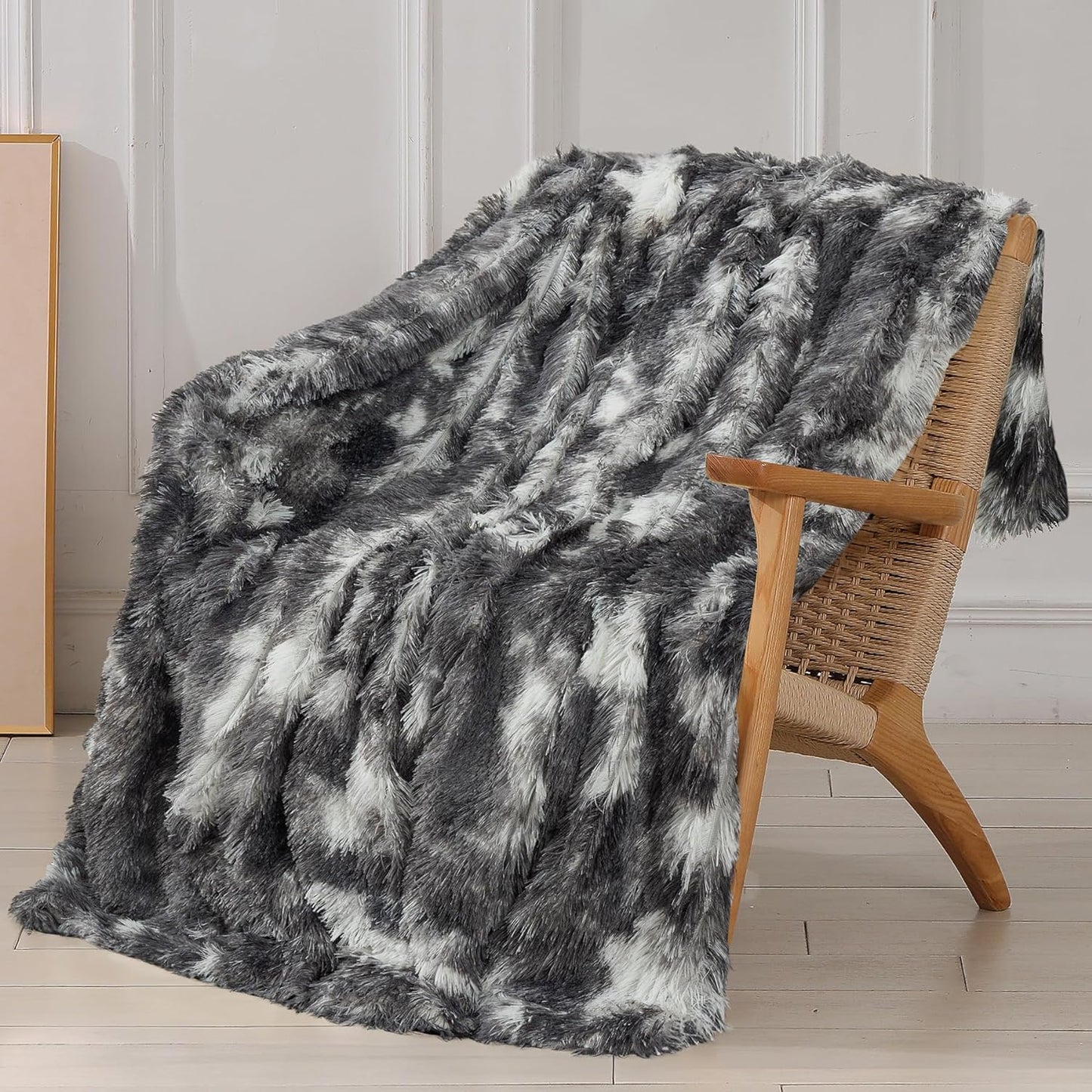 Tuddrom Decorative Extra Soft Fuzzy Faux Fur Throw Blanket 50" x 60",Solid Reversible Long Hair Shaggy Blanket,Fluffy Cozy Plush Comfy Microfiber Fleece Blankets for Couch Sofa Bedroom,Cream White