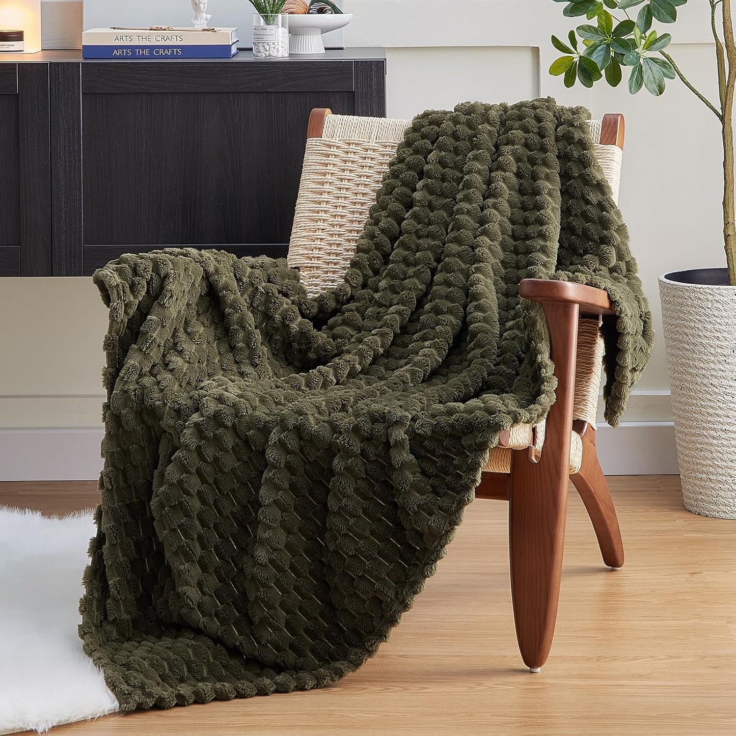 EXQ Home Fleece Throw Blanket for Couch or Bed - 3D Imitation Turtle Shell Jacquard Decorative Blankets - Cozy Soft Lightweight Fuzzy Flannel Blanket Suitable for All Seasons(50"×60",Beige)