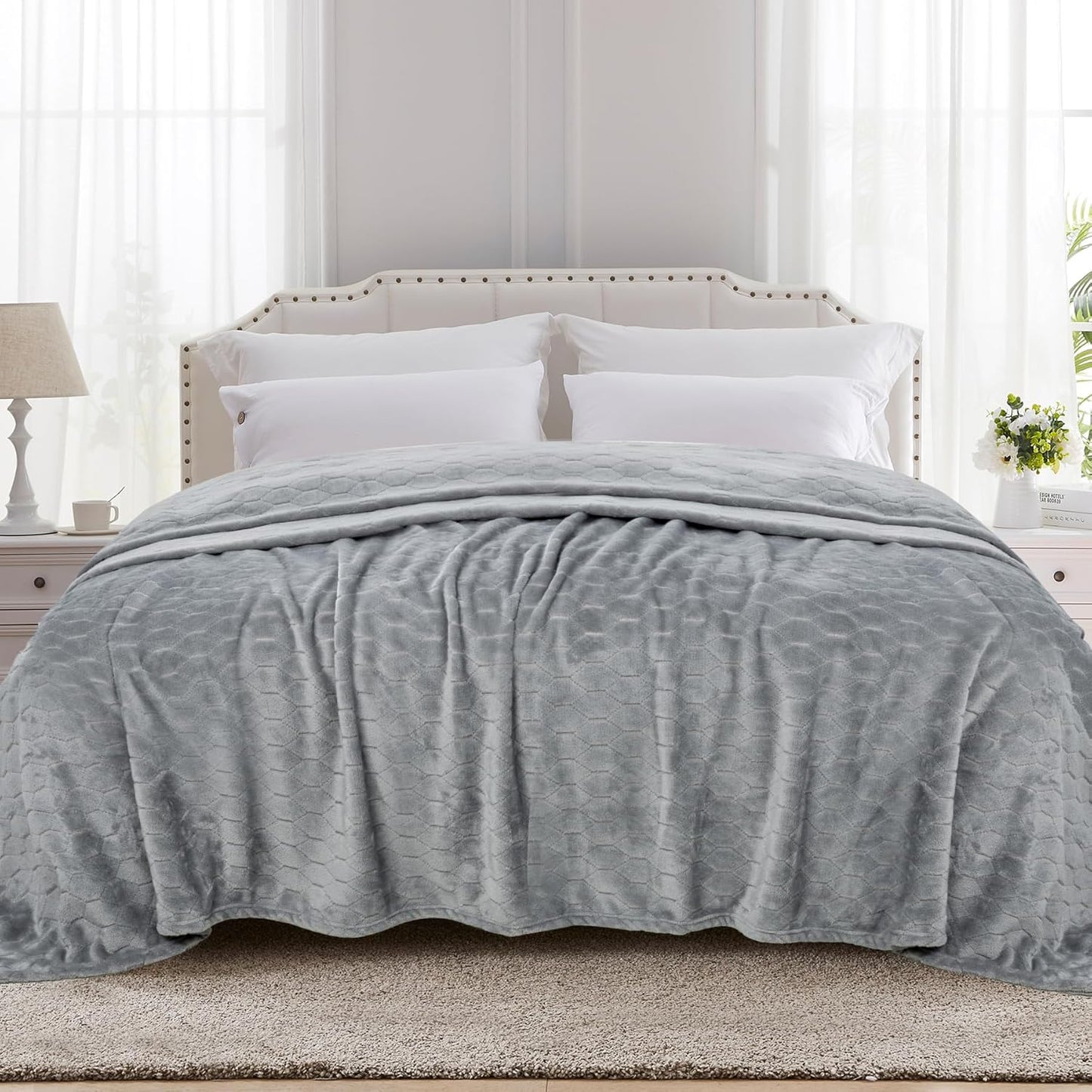 TOONOW Fleece Blanket Super Soft Cozy Throw Blanket 50" x 60", Lightweight Fuzzy Comfy Textured Flannel Blanket Warm Plush Throw Blankets for Couch, Sofa, Bed, Light Grey