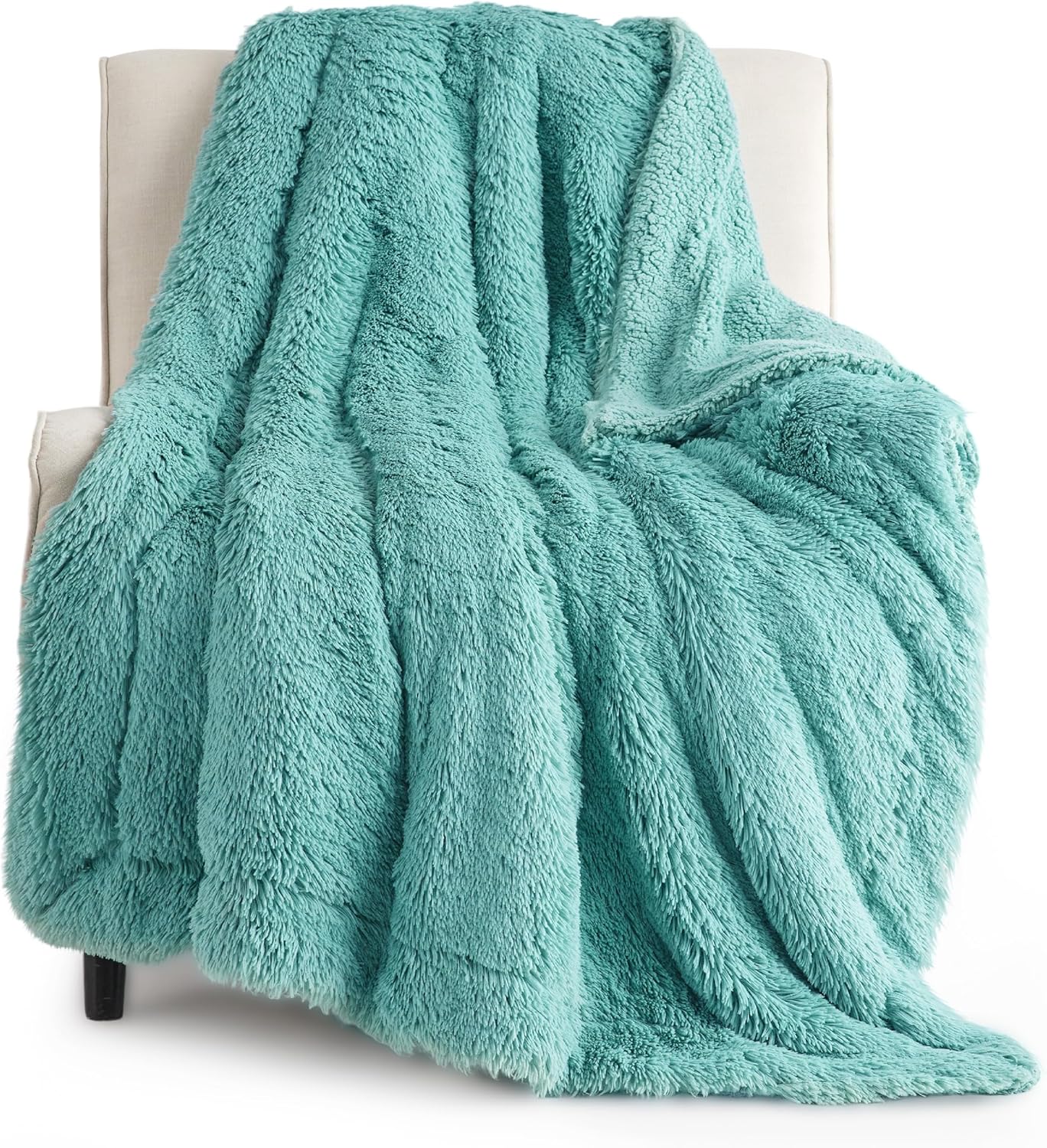 Bedsure Fluffy Throw Blanket Gifts for Women Men, Soft Fleece Sherpa Cozy Fuzzy Plush Warm Minky Thick Faux Fur Throw for Couch, Bed, Home Living Room Decor Bedroom Blanket Gifts for Mom Dad, Grey