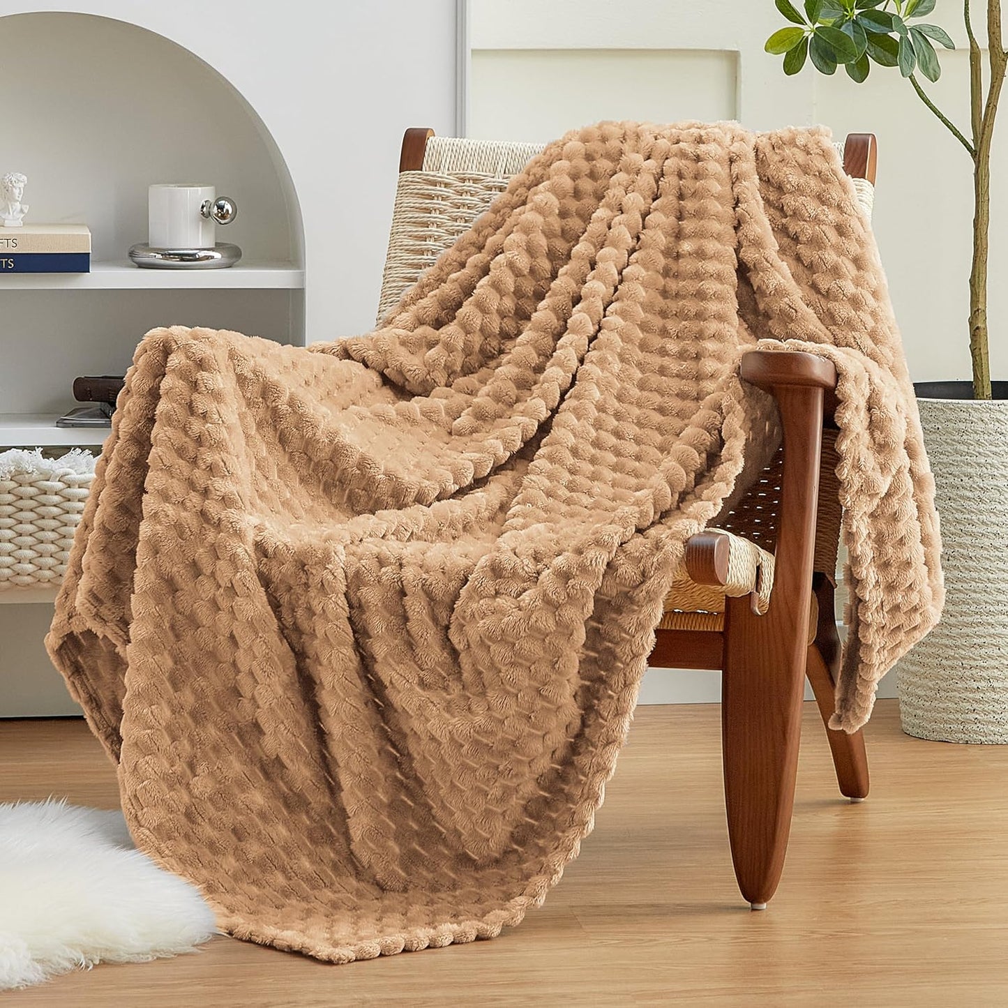 EXQ Home Fleece Throw Blanket for Couch or Bed - 3D Imitation Turtle Shell Jacquard Decorative Blankets - Cozy Soft Lightweight Fuzzy Flannel Blanket Suitable for All Seasons(50"×60",Beige)