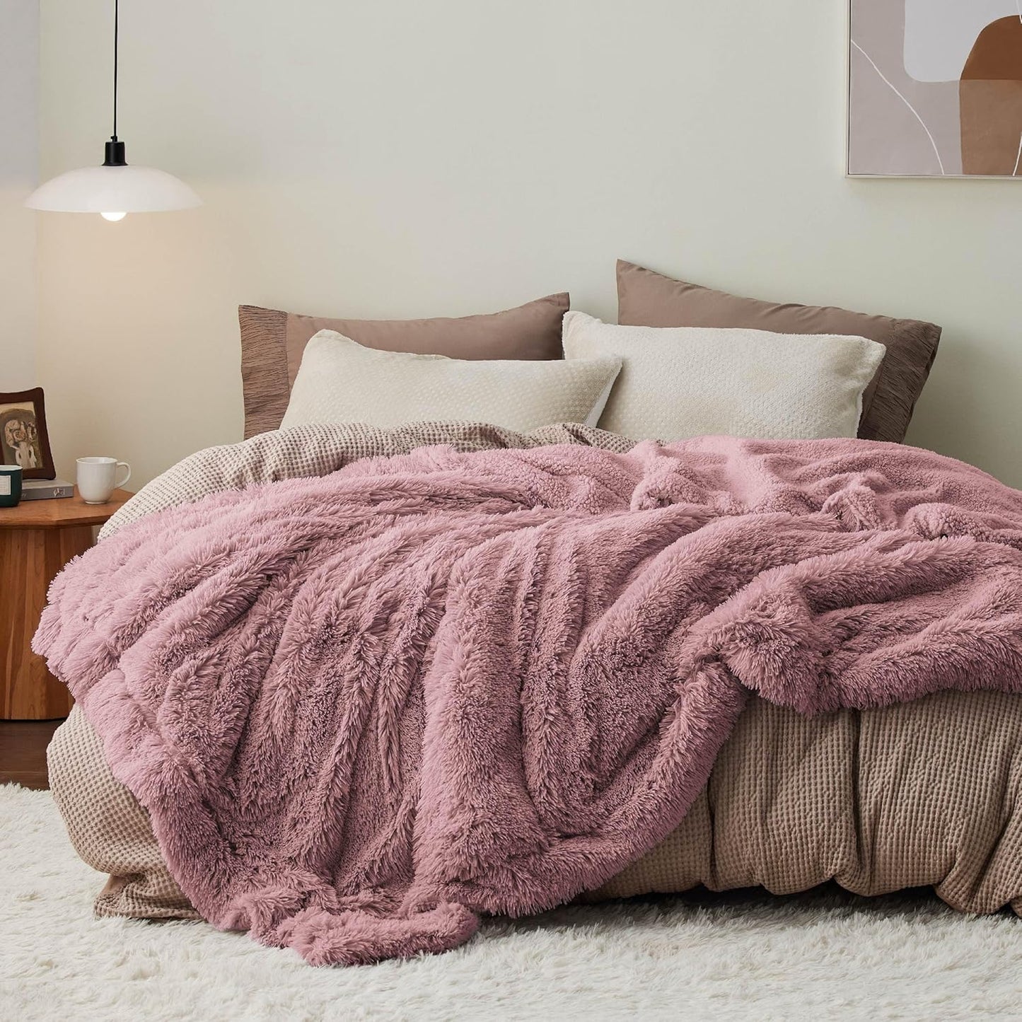 Bedsure Fluffy Throw Blanket Gifts for Women Men, Soft Fleece Sherpa Cozy Fuzzy Plush Warm Minky Thick Faux Fur Throw for Couch, Bed, Home Living Room Decor Bedroom Blanket Gifts for Mom Dad, Grey