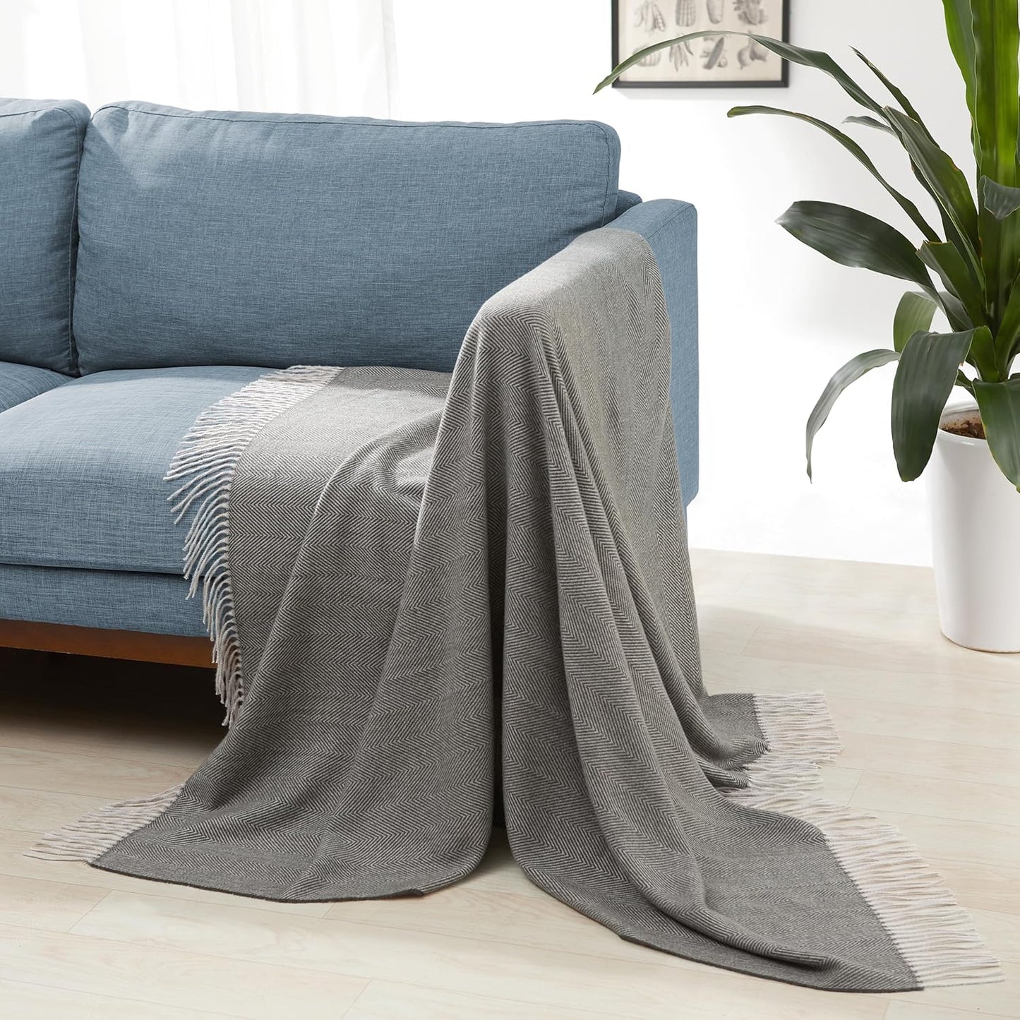 Amazon Basics Chunky Cable Knit Throw Blanket for Couch, Sofa, Bed, Lightweight Soft Cozy, Sand, 50"x 60"