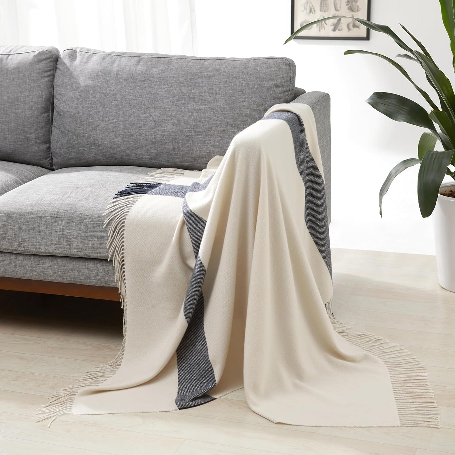 Amazon Basics Chunky Cable Knit Throw Blanket for Couch, Sofa, Bed, Lightweight Soft Cozy, Sand, 50"x 60"