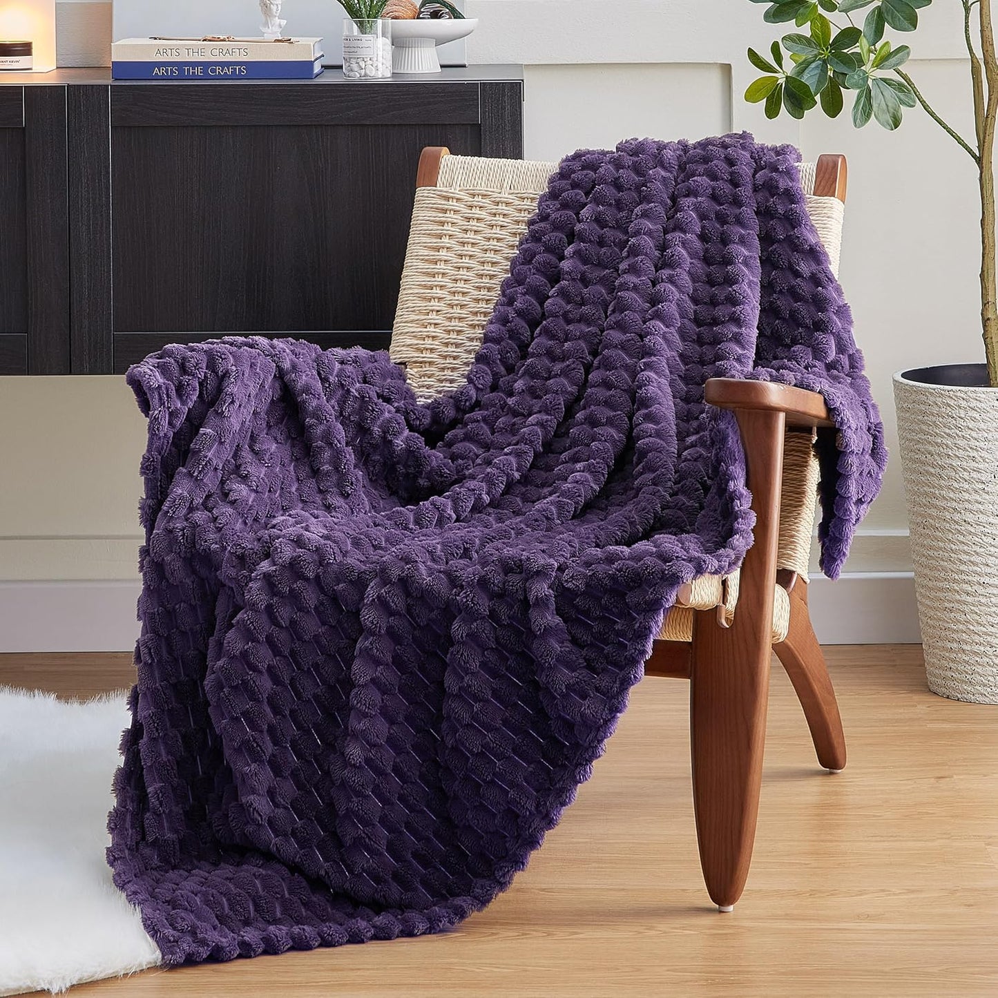EXQ Home Fleece Throw Blanket for Couch or Bed - 3D Imitation Turtle Shell Jacquard Decorative Blankets - Cozy Soft Lightweight Fuzzy Flannel Blanket Suitable for All Seasons(50"×60",Beige)
