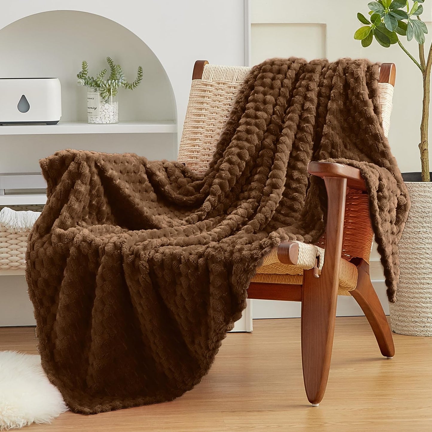 EXQ Home Fleece Throw Blanket for Couch or Bed - 3D Imitation Turtle Shell Jacquard Decorative Blankets - Cozy Soft Lightweight Fuzzy Flannel Blanket Suitable for All Seasons(50"×60",Beige)