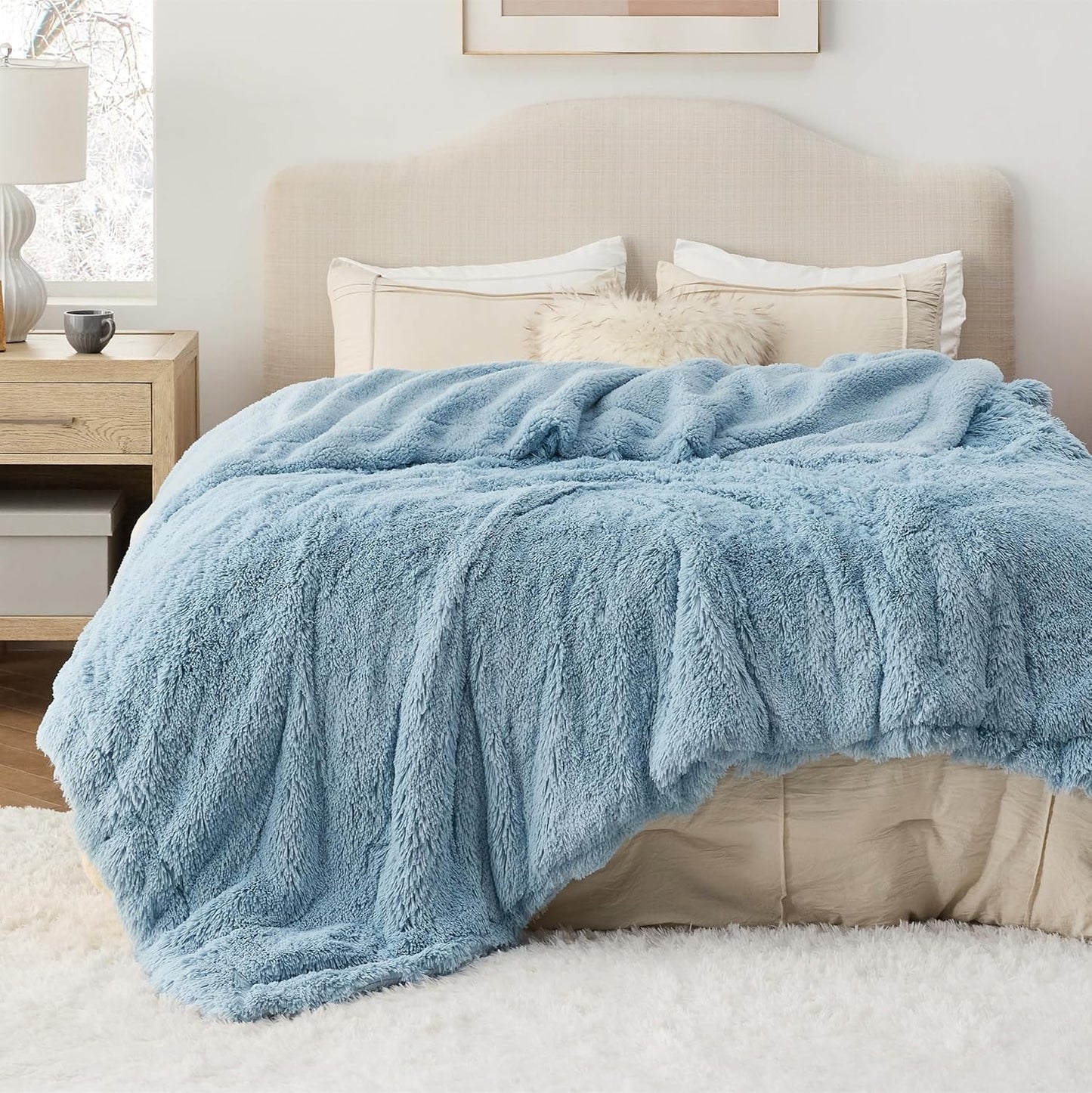 Bedsure Fluffy Throw Blanket Gifts for Women Men, Soft Fleece Sherpa Cozy Fuzzy Plush Warm Minky Thick Faux Fur Throw for Couch, Bed, Home Living Room Decor Bedroom Blanket Gifts for Mom Dad, Grey