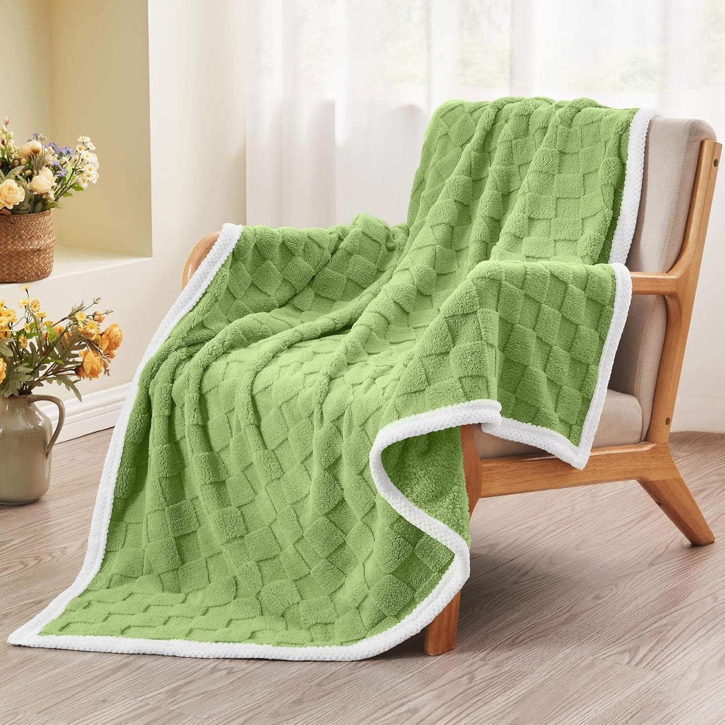 BEDELITE Fleece Throw Blanket for Couch - 300GSM Soft & Warm Fluffy Cream White Blanket, Decorative and Giftable Striped Blankets for Women, Men, 50"x60"