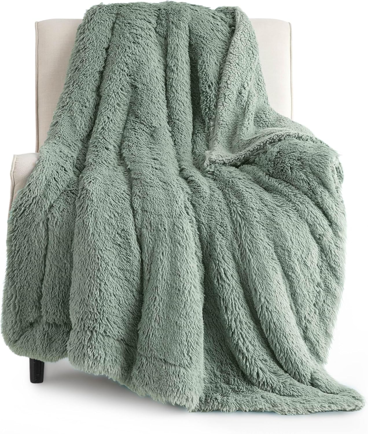 Bedsure Fluffy Throw Blanket Gifts for Women Men, Soft Fleece Sherpa Cozy Fuzzy Plush Warm Minky Thick Faux Fur Throw for Couch, Bed, Home Living Room Decor Bedroom Blanket Gifts for Mom Dad, Grey