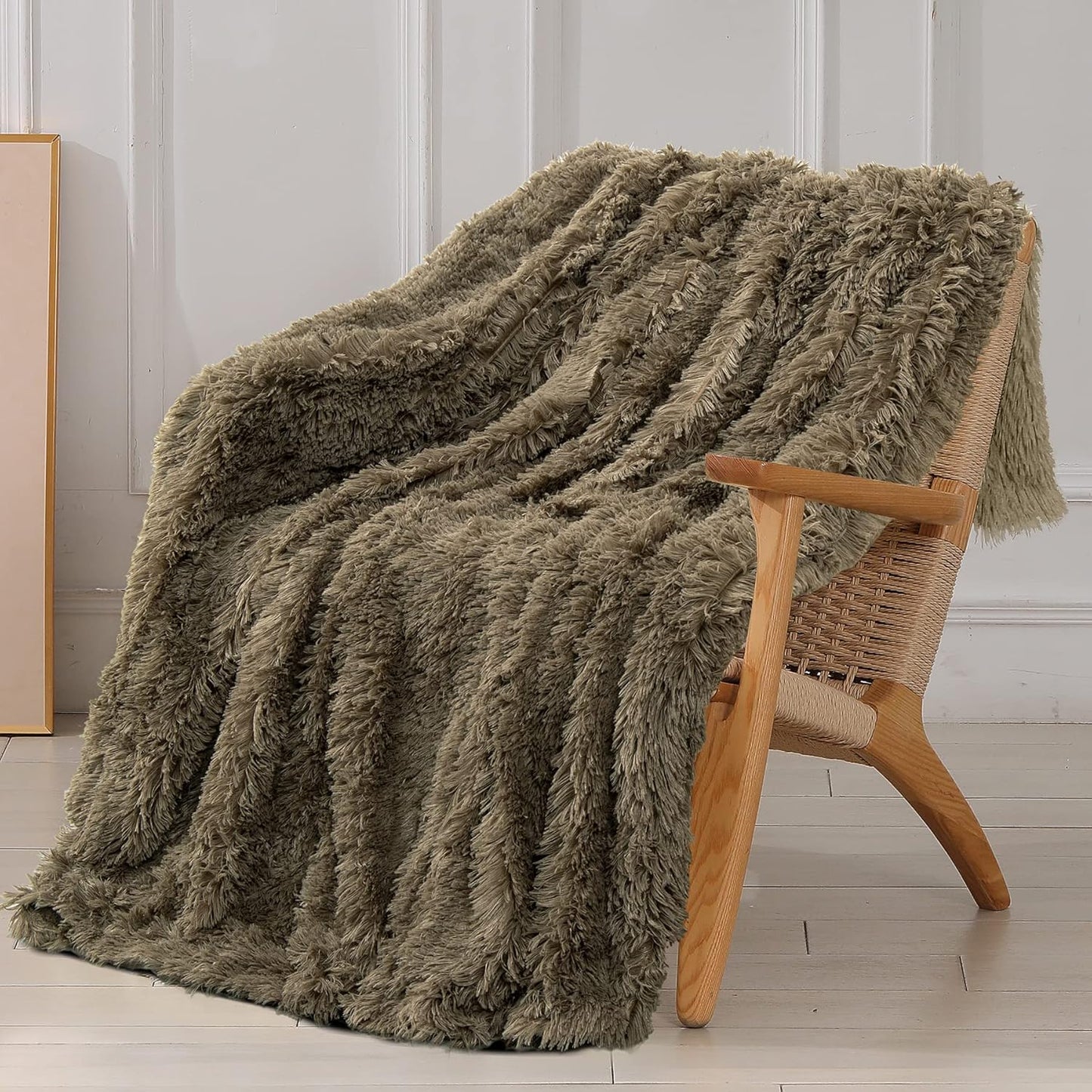 Tuddrom Decorative Extra Soft Fuzzy Faux Fur Throw Blanket 50" x 60",Solid Reversible Long Hair Shaggy Blanket,Fluffy Cozy Plush Comfy Microfiber Fleece Blankets for Couch Sofa Bedroom,Cream White