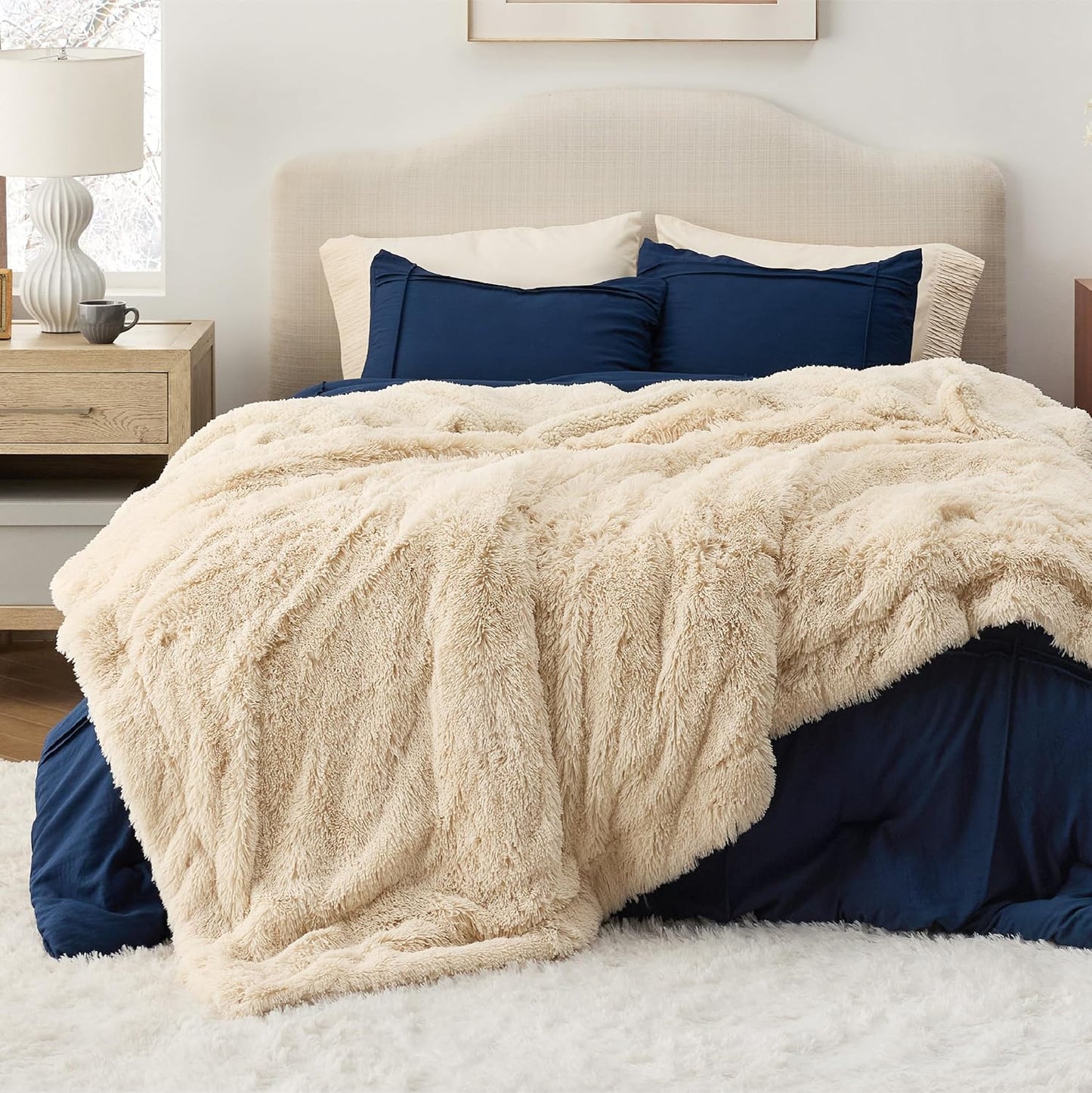Bedsure Fluffy Throw Blanket Gifts for Women Men, Soft Fleece Sherpa Cozy Fuzzy Plush Warm Minky Thick Faux Fur Throw for Couch, Bed, Home Living Room Decor Bedroom Blanket Gifts for Mom Dad, Grey